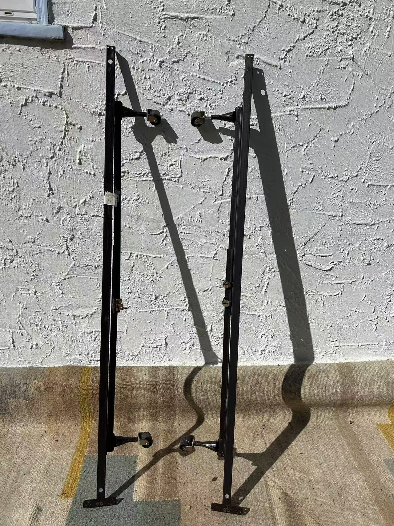 Retractable metal bed frame