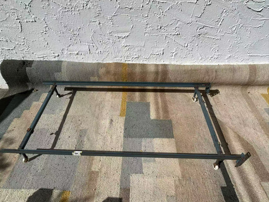 Retractable metal bed frame